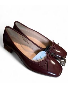 Time And Tru Burgundy Ballet Bow Sz 12 Wide Block Heel Memory Foam NWT